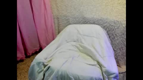 Snapshot of alenablack chatting on September 9, 11:48 pm Luly online show from September 9, 11:48 pm