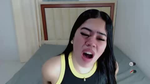 Snapshot of alesha_vibe_me chatting on November 19, 1:11 pm alesha_vibe_me online show from November 19, 1:11 pm