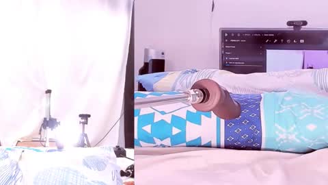 Snapshot of aleska_james chatting on September 22, 11:56 am aleska_james online show from September 22, 11:56 am