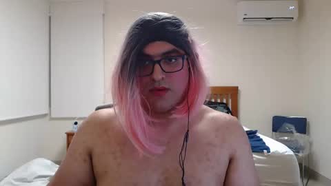 Snapshot of alessalindo840 chatting on November 11, 4:23 am AlessaBabyGirl840 online show from November 11, 4:23 am