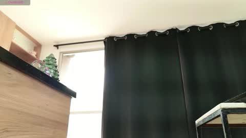 Snapshot of alessandra_222 chatting on December 17, 7:53 pm Alessandra online show from December 17, 7:53 pm