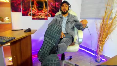 Snapshot of alessandro__wye chatting on January 7, 3:35 am ALESSANDRO WYE online show from January 7, 3:35 am