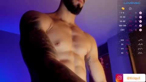 Snapshot of alessandro_dibellucci chatting on January 19, 2:47 am Kciqu3 Independent model online show from January 19, 2:47 am