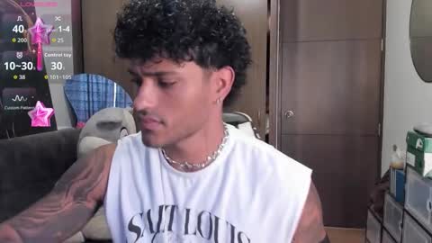 Snapshot of alessandro_vanni chatting on November 10, 1:32 pm Alessandro Vanni online show from November 10, 1:32 pm