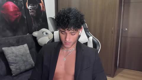 Snapshot of alessandro_vanni chatting on November 18, 1:22 am Alessandro Vanni online show from November 18, 1:22 am