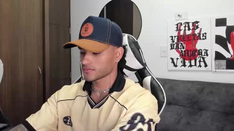 Snapshot of alessandro_vanni chatting on December 14, 2:39 am Alessandro Vanni online show from December 14, 2:39 am