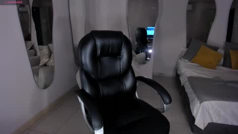 ALESSA ROMERO  online show from September 14, 5:45 pm