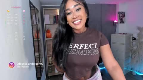 Snapshot of alessia_anderson07 chatting on October 31, 12:33 am Yy online show from October 31, 12:33 am