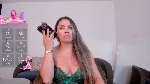 Snapshot of alessia_taylorr chatting on February 25, 6:20 pm Alessia Everyday From 0530 to 1430 Col Time online show from February 25, 6:20 pm