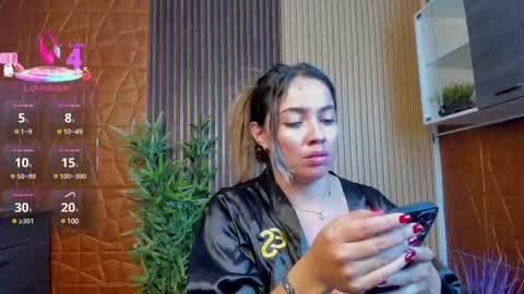 Snapshot of alessia_taylorr chatting on March 4, 5:24 pm Alessia Everyday From 0530 to 1430 Col Time online show from March 4, 5:24 pm