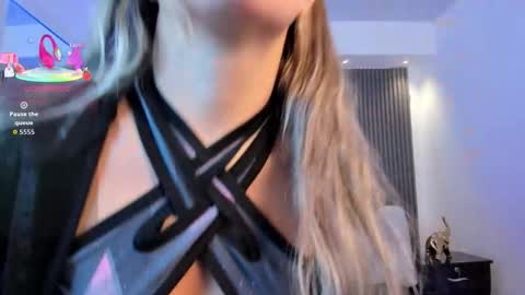 Snapshot of alessia_taylorr chatting on September 10, 11:54 am Alessia Everyday From 0530 to 1430 Col Time online show from September 10, 11:54 am