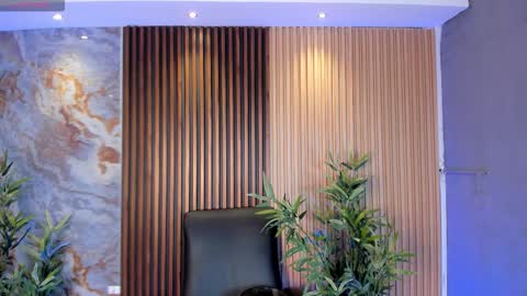 Snapshot of alessia_taylorr chatting on September 30, 12:21 pm Alessia Everyday From 0530 to 1430 Col Time online show from September 30, 12:21 pm