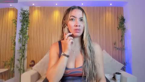 Snapshot of alessia_taylorr chatting on October 30, 1:01 pm Alessia Everyday From 0530 to 1430 Col Time online show from October 30, 1:01 pm