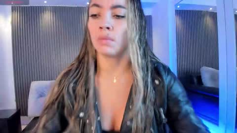 Snapshot of alessia_taylorr chatting on November 4, 12:15 pm Alessia Everyday From 0530 to 1430 Col Time online show from November 4, 12:15 pm