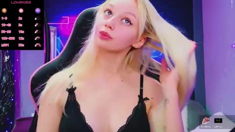 alessiacroft online show from March 8, 5:22 am