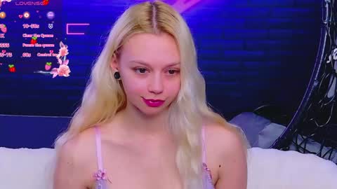 Snapshot of alessiacroft chatting on May 9, 4:06 am alessiacroft online show from May 9, 4:06 am
