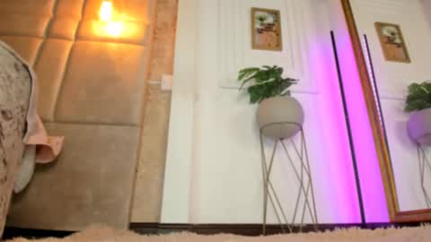 Snapshot of alessialondon chatting on February 11, 3:40 am Alessia online show from February 11, 3:40 am