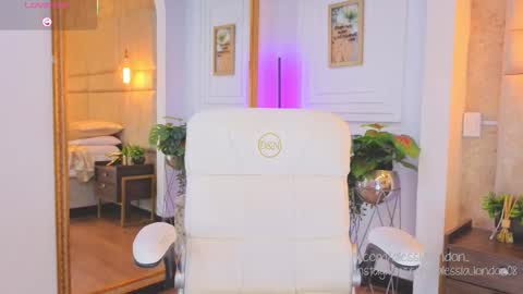 Snapshot of alessialondon chatting on September 11, 4:45 am Alessia online show from September 11, 4:45 am