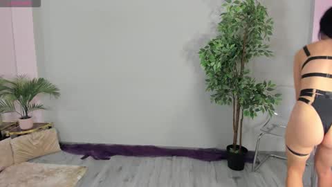 Alessia online show from November 24, 8:30 pm