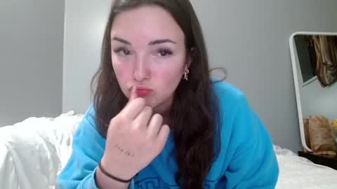 Snapshot of alessiasnow chatting on November 17, 11:10 pm Alessia Snow online show from November 17, 11:10 pm