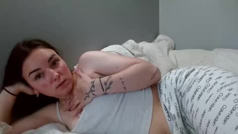 Snapshot of alessiasnow chatting on November 21, 10:41 pm Alessia Snow online show from November 21, 10:41 pm