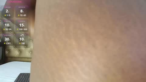 alessiiaa online show from December 20, 1:43 pm