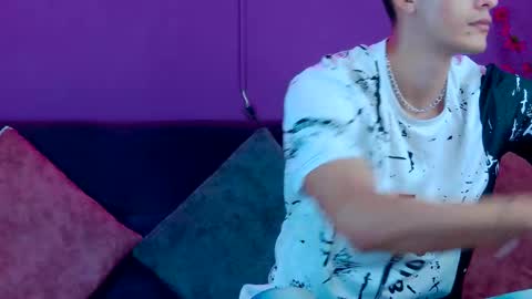 Snapshot of alessiovitale chatting on November 30, 1:37 pm Alessio online show from November 30, 1:37 pm