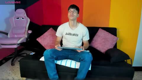 Snapshot of alessiovitale chatting on December 2, 11:59 am Alessio online show from December 2, 11:59 am