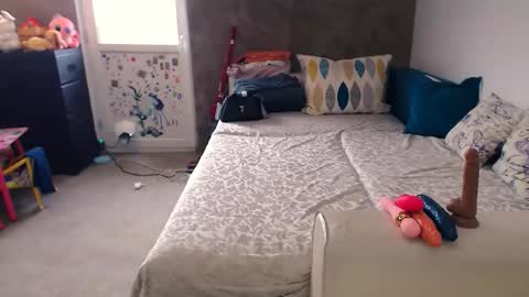 Snapshot of alesyadollblonde chatting on November 21, 7:29 am AlesyadollBlonde online show from November 21, 7:29 am