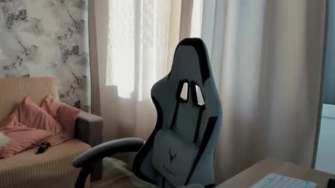 Aletta Oushen online show from October 19, 9:10 am