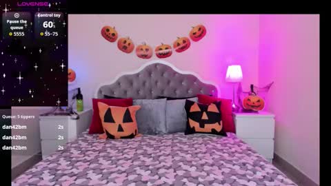 Snapshot of alettablacck chatting on October 25, 1:13 am alettablacck online show from October 25, 1:13 am