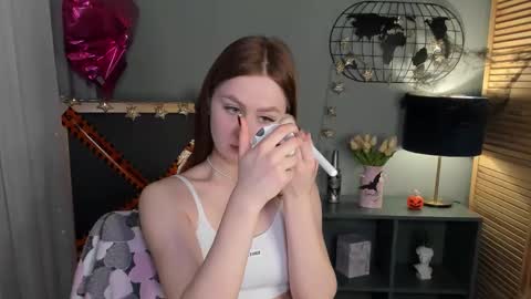 Snapshot of alettablacck chatting on October 31, 1:17 am alettablacck online show from October 31, 1:17 am