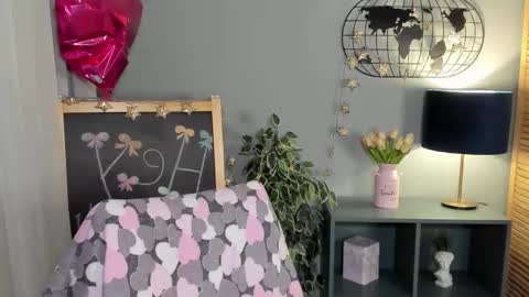 Snapshot of alettablacck chatting on November 5, 1:05 am alettablacck online show from November 5, 1:05 am