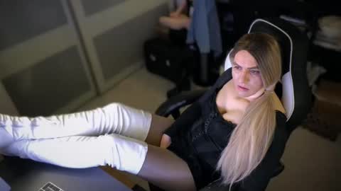 Leyla Leg online show from April 17, 9:07 pm