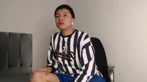 Snapshot of alex__lover chatting on November 29, 2:36 am Owen online show from November 29, 2:36 am