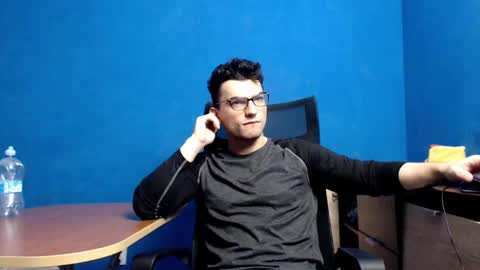 Alex online show from December 2, 3:26 am