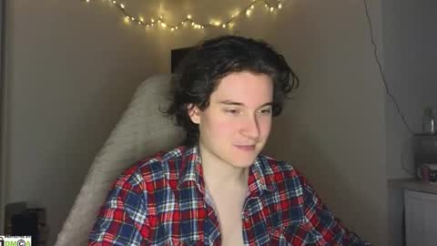 Snapshot of alex_candy_pump chatting on October 22, 6:24 am FAVORITE online show from October 22, 6:24 am