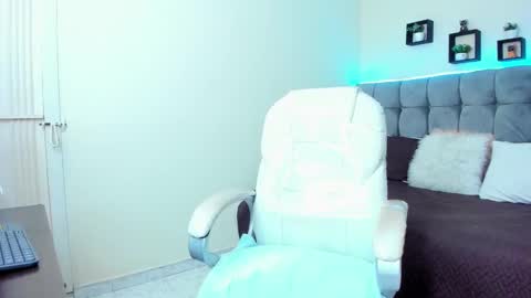 alex online show from February 1, 3:18 pm