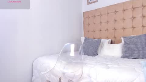 alex online show from November 24, 11:10 am