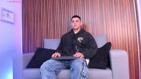 alex online show from February 9, 11:36 am