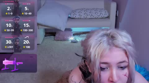 alex_howell online show from January 10, 7:57 am