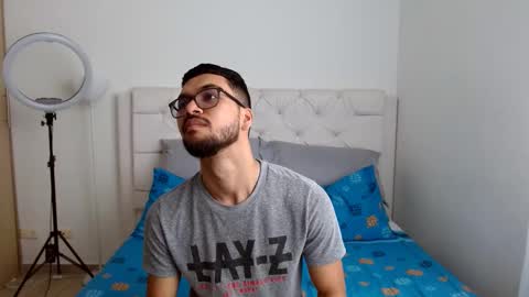 alex_jus1 online show from October 25, 2:56 pm