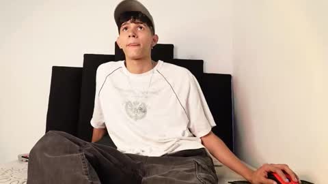 alex_mark_ online show from November 7, 1:33 pm