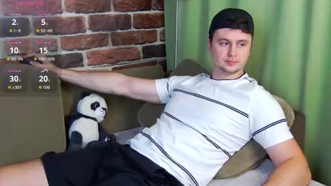 Snapshot of alex_onelove chatting on October 20, 7:31 am Alex online show from October 20, 7:31 am