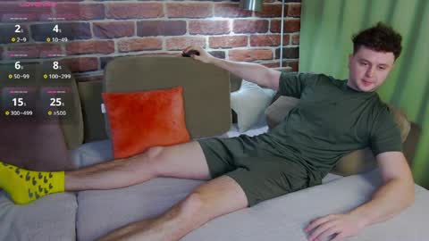Snapshot of alex_onelove chatting on April 7, 6:25 am Alex online show from April 7, 6:25 am