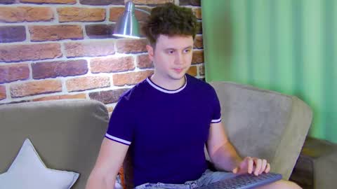 Snapshot of alex_onelove chatting on May 25, 11:49 am Alex online show from May 25, 11:49 am
