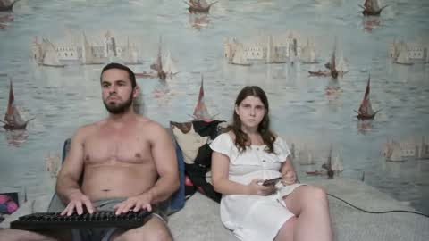 Snapshot of alex_sarah_sex chatting on October 3, 7:33 pm Alex and Sarah online show from October 3, 7:33 pm