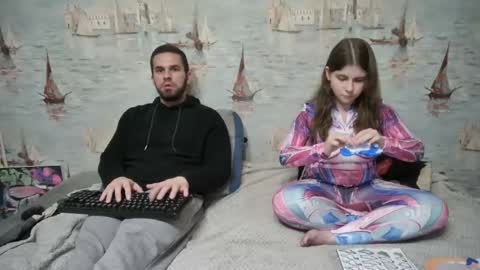 Snapshot of alex_sarah_sex chatting on October 11, 8:29 pm Alex and Sarah online show from October 11, 8:29 pm