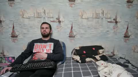 Snapshot of alex_sarah_sex chatting on October 27, 9:41 pm Alex and Sarah online show from October 27, 9:41 pm