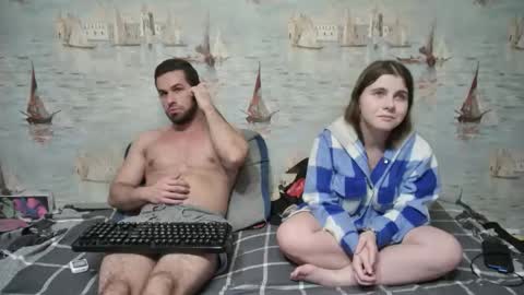 Snapshot of alex_sarah_sex chatting on November 4, 11:26 pm Alex and Sarah online show from November 4, 11:26 pm